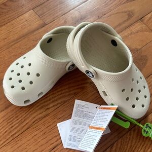 Crocs kids size 11 beige new w tags